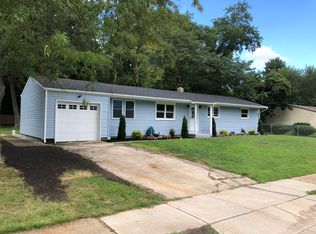 11 Carol Ln, Howell, NJ 07731