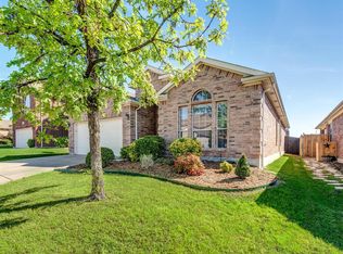 10050 Tulare Ln, Fort Worth, TX 76177