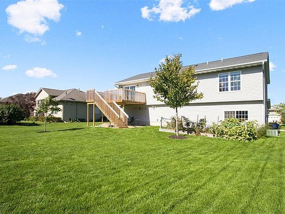 5th image of 870 Fox Valley Dr