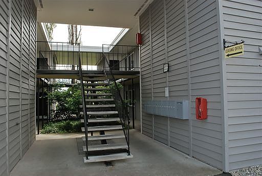 2nd image of 304 15th St SE APT 12