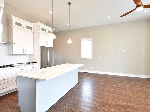 4th image of 4317 S Forrestville Ave #2