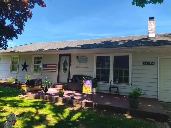 22524 Berry Knolls Dr, Cambridge Springs, PA 16403