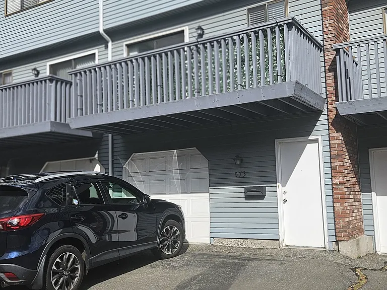 Churchill Dr — Photo 1