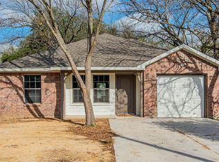 1318 N Robinson St, Cleburne, TX 76031