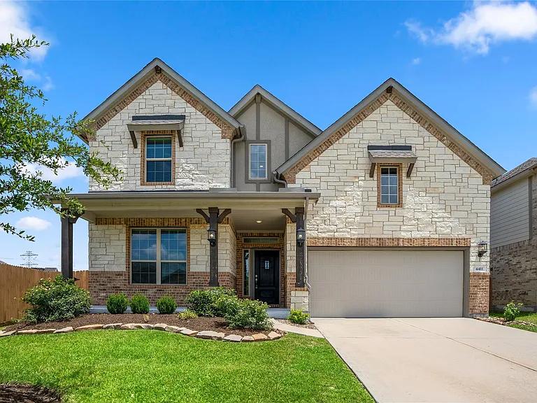 4411 Mimic Dr — Photo 2