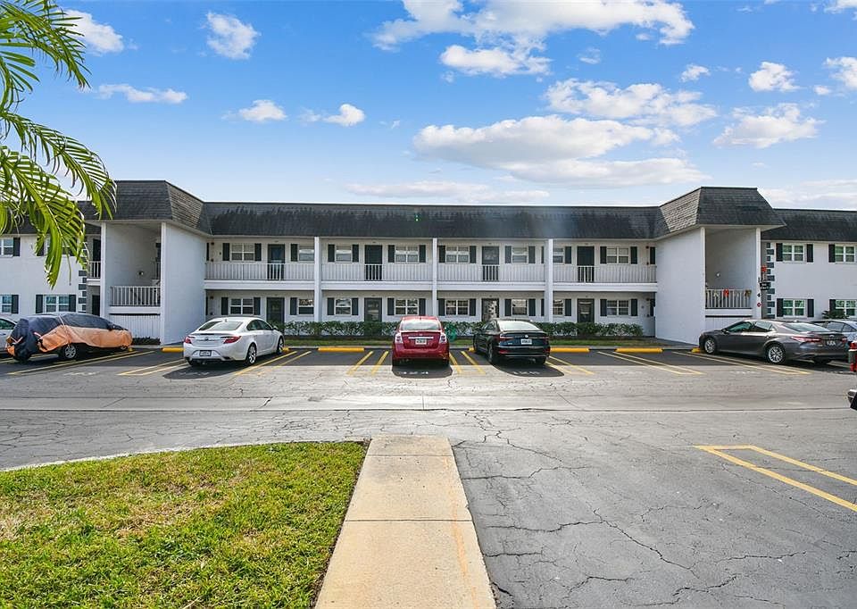 1st image of 204 47TH AVENUE DRIVE W #122