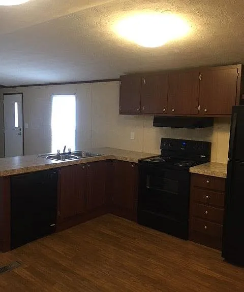 454 Bradshaw Cir #4 — Photo 3