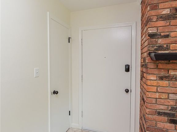 3rd image of 6920 Carriage Hill Dr APT 103