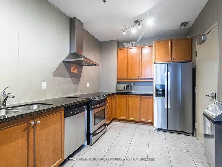 2083 Lake Shore Blvd W #1113 — Photo 24