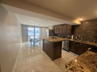 8770 Chippawa Creek Rd #11, Niagara Falls, ON L2H0X4