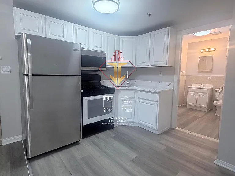 21-22 Emory St #404A — Photo 2