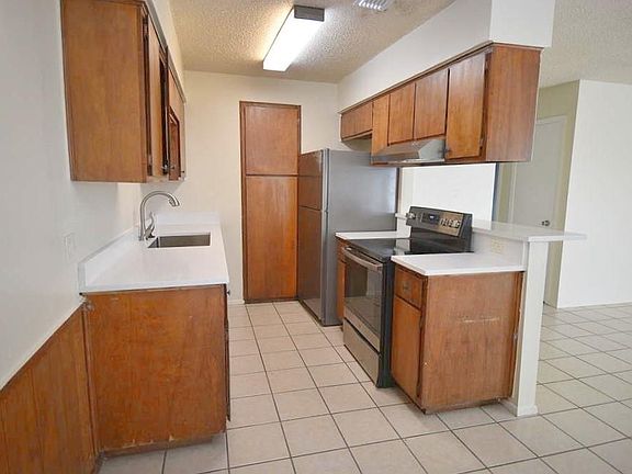 5th image of 3319 Dolphin Dr Unit A