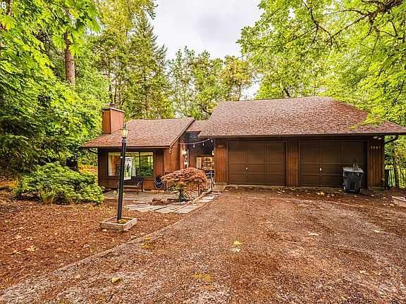 2nd image of 2885 Timberline Dr