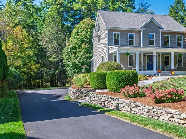 16 Mason Drive, Stratham, NH 03885