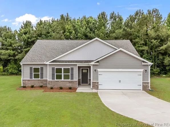 111 Firehawk Dr, Spring Lake, NC 28390