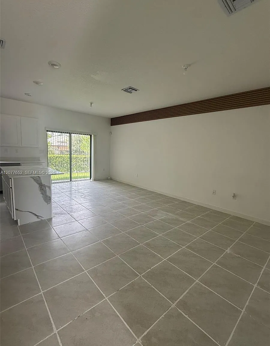 Hadley Place — Photo 2