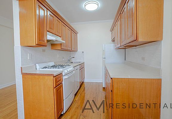 5th image of 2249 Ocean Ave APT 5
