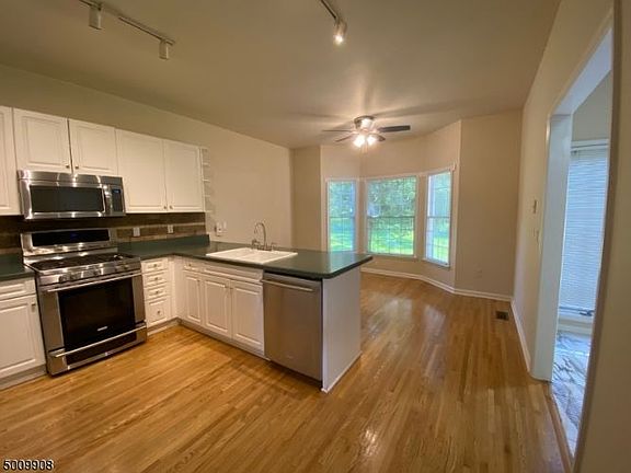 3rd image of 34 Leonard Ter #17