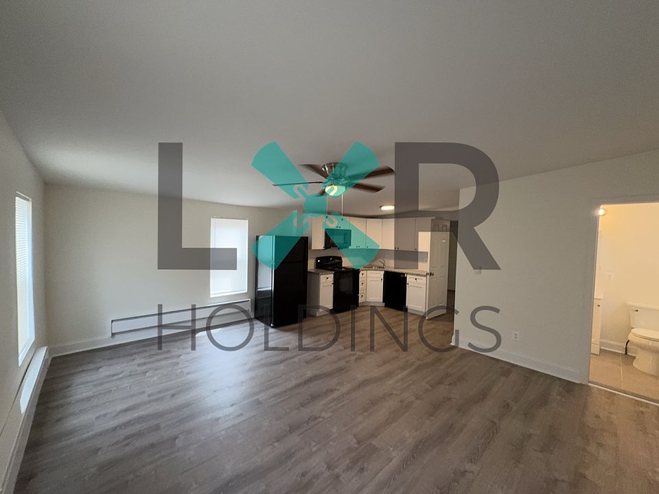 1st image of 364-366 E Marshall St #2