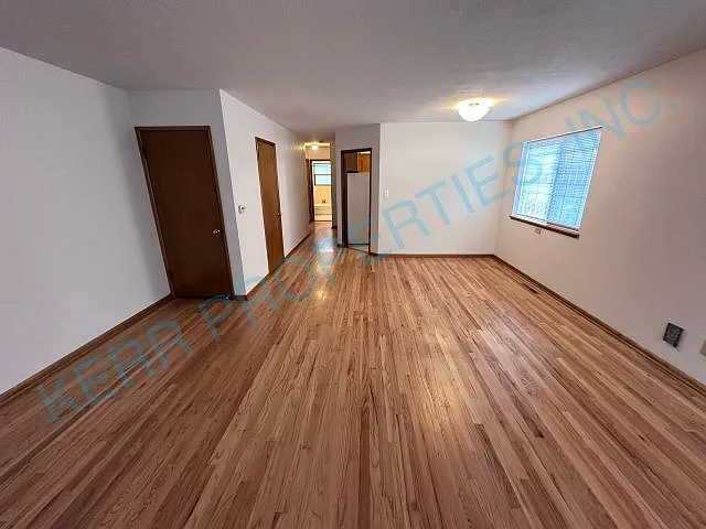 Charming 2-Bed Oasis with 1,111 Sq Ft of Comfort in Vibrant SE Portland! — Photo 2