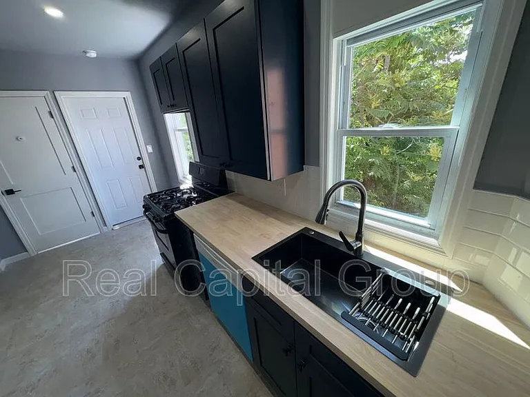 44 Alexander St #3 — Photo 12