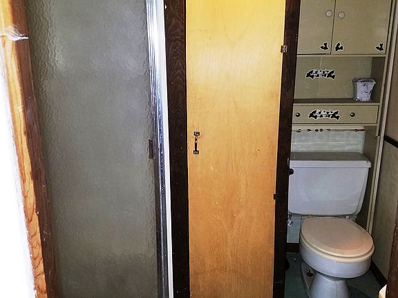 3rd image of 4721 4723 Richard Street