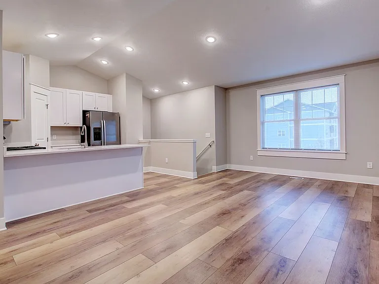 2118 Sherwood Ave — Photo 3