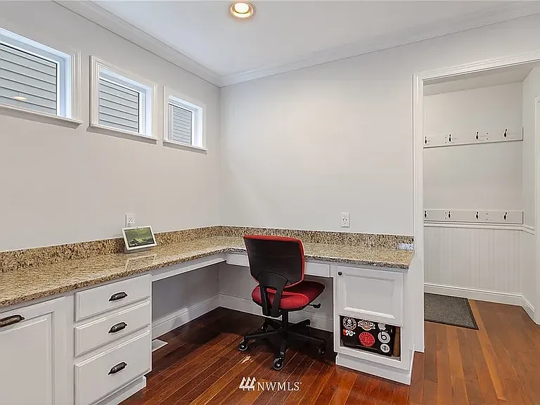 7118 Autumn Ave SE — Photo 6