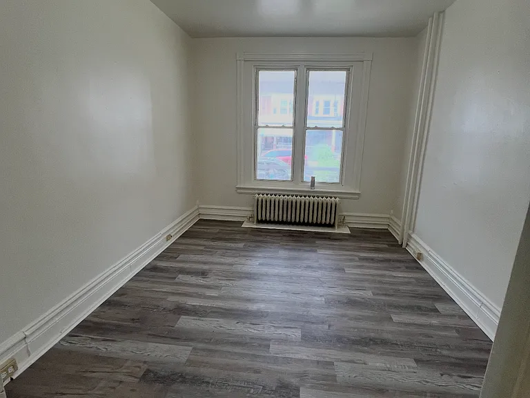 1122 W Tilghman St #1 — Photo 2