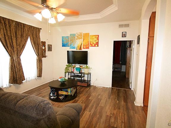 3rd image of 8008 S Harold St