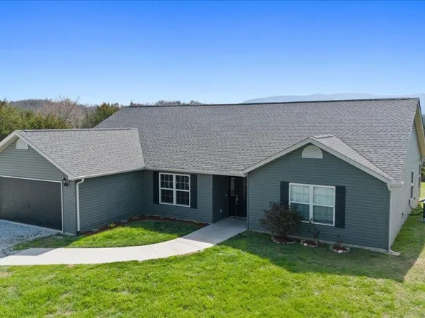 2095 Chestnut Hill Rd, Dandridge, TN 37725