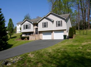 5556 Douglas St, Saint Leonard, MD 20685