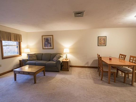4th image of 21 Rose Ct