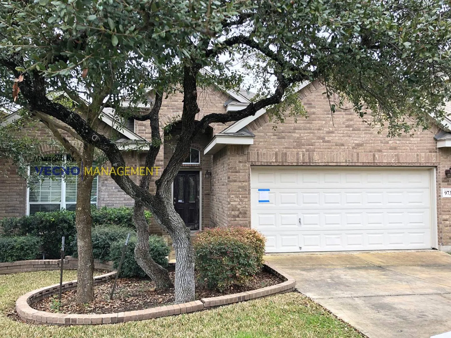 4 bed, 2.0 bath, 1800 sqft, $1,950 — Photo 2