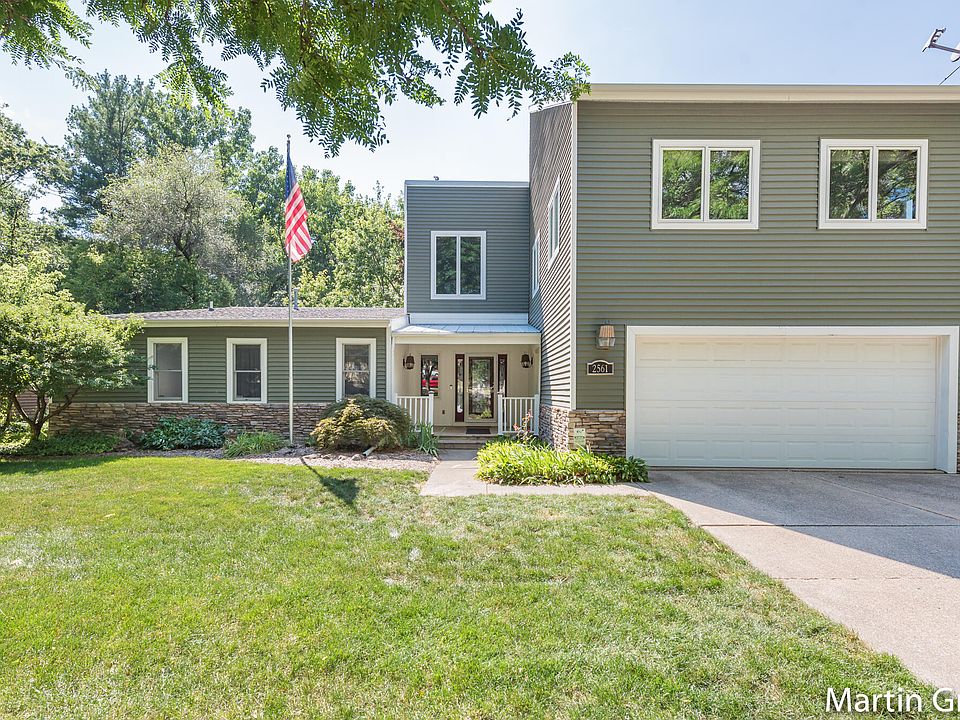 1st image of 2561 Birchcrest Dr SE