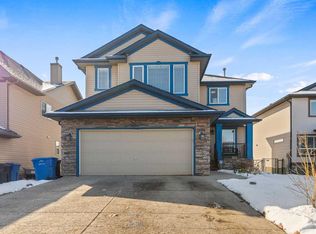 328 N Rainbow Falls Way, Chestermere, AB T1X1W5