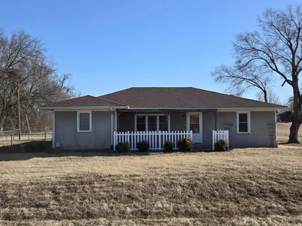 2260 Fair Rd, Abilene, KS 67410
