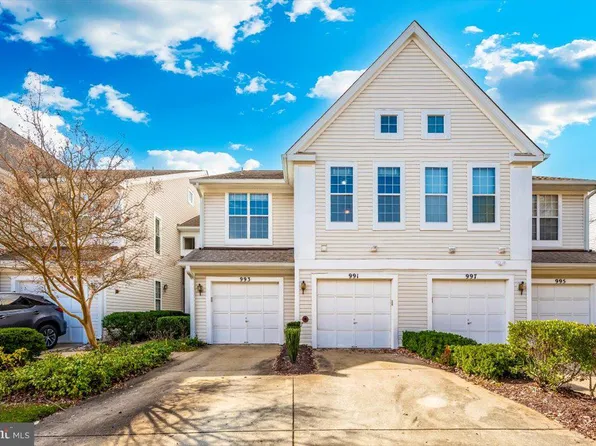 991 Hillside Lake Ter #906, Gaithersburg, MD 20878