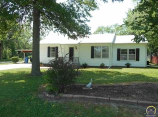 6331 SW 11th St, Topeka, KS 66615