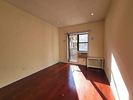 2nd image of 241 E 58th St APT 3A