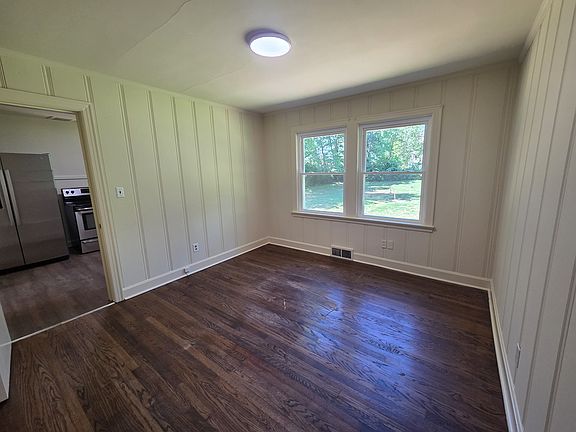 5th image of 308 Marylan Ave