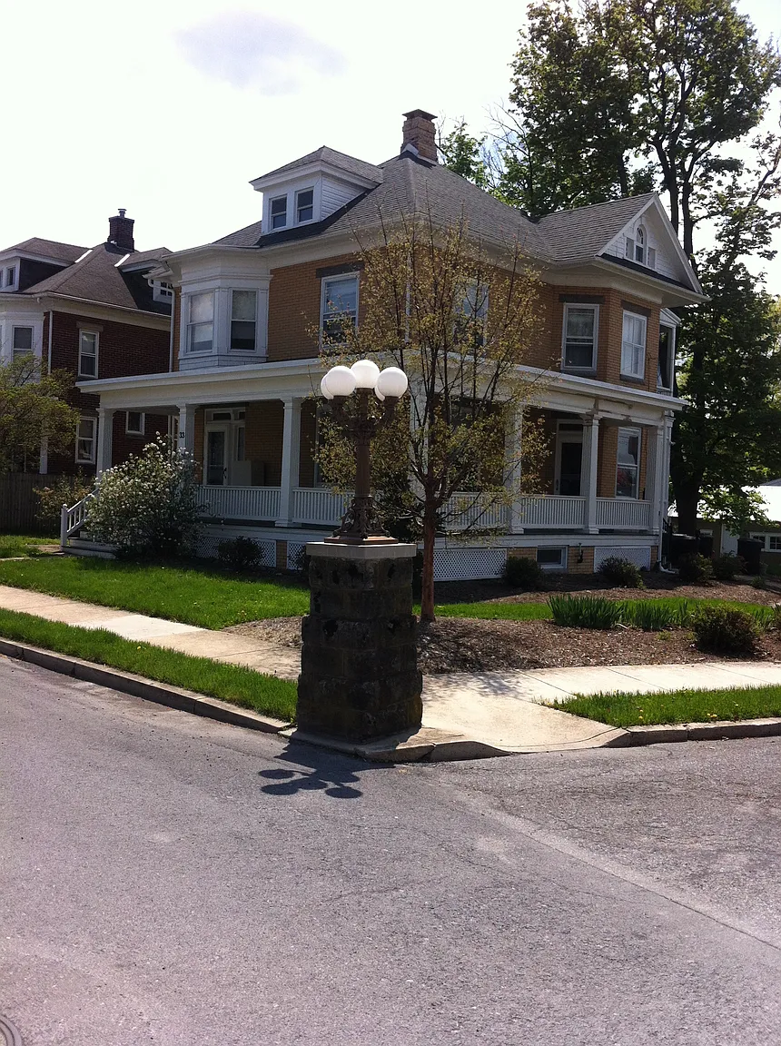 33 Glen St photo 1