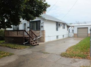 202 7th Ave SW, Mandan, ND 58554