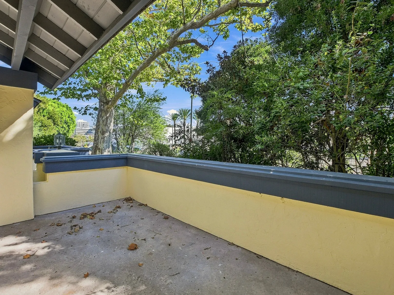 3 bed, 1640 sqft, $4,750 — Photo 2