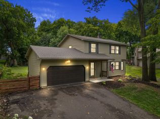 7711 N Shore Cir N, Forest Lake, MN 55025