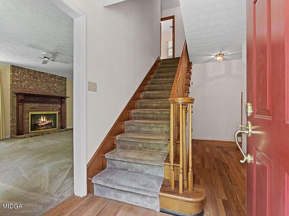 3rd image of 292 Briarcliff Rd