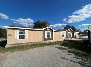 202 S Cedar Ave, Erick, OK 73645