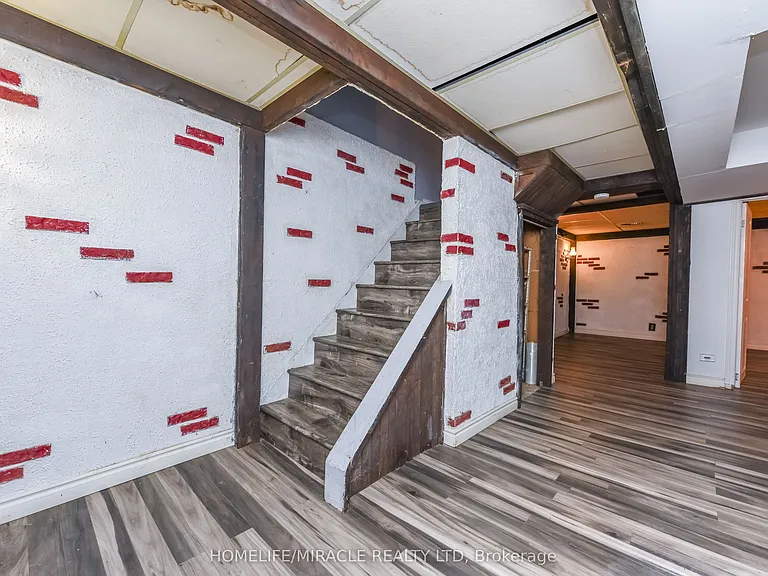 72 Carleton Pl #72 — Photo 42