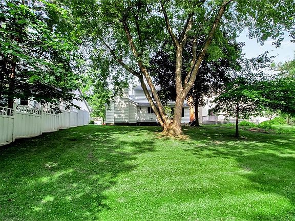 4th image of 279 Brockmoore Dr