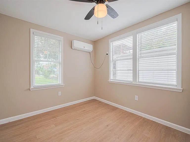 2516 Craigmont St — Photo 10